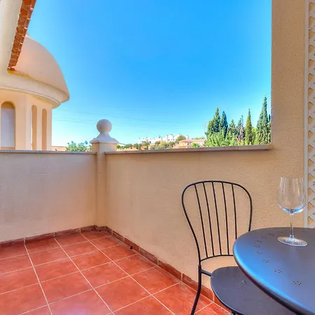Penthouse Los Pacos Фуэнхирола